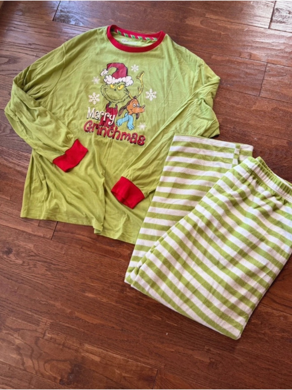 The Grinch 'Merry Grinchmas' Pajama Set - Holiday Sleepwear